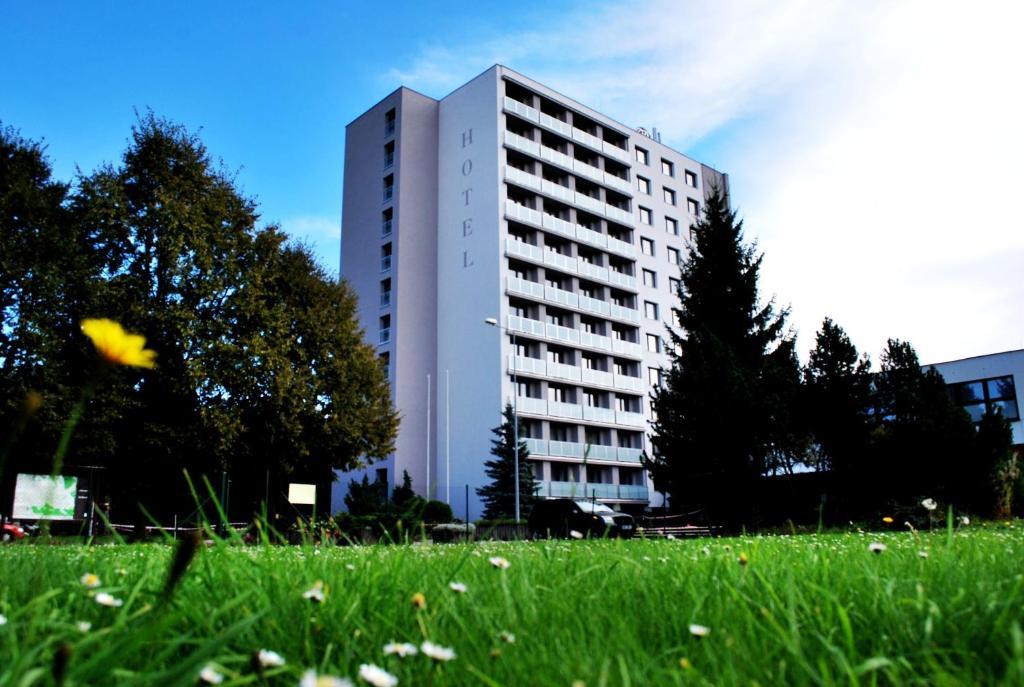 Hotel Patria Trutnov Exteriör bild