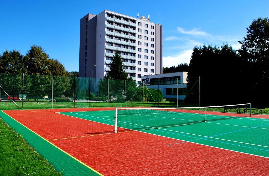 Hotel Patria Trutnov Exteriör bild